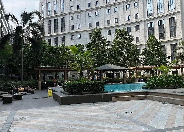 Aparthotel Eighty One Newport Boulevard Condotel