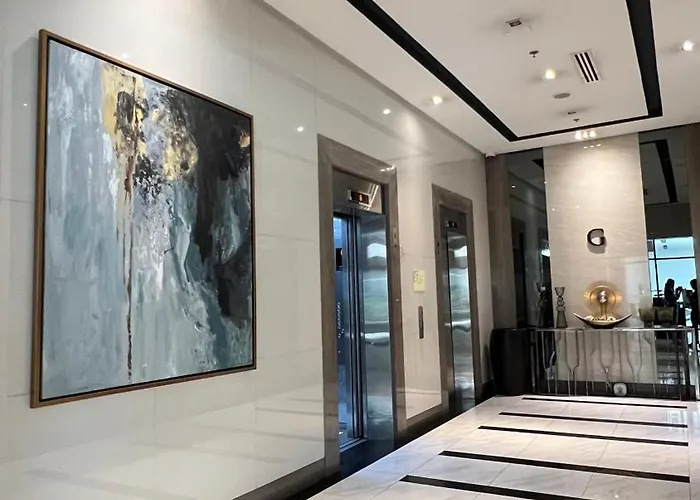 Aparthotel Eighty One Newport Boulevard Condotel Manila